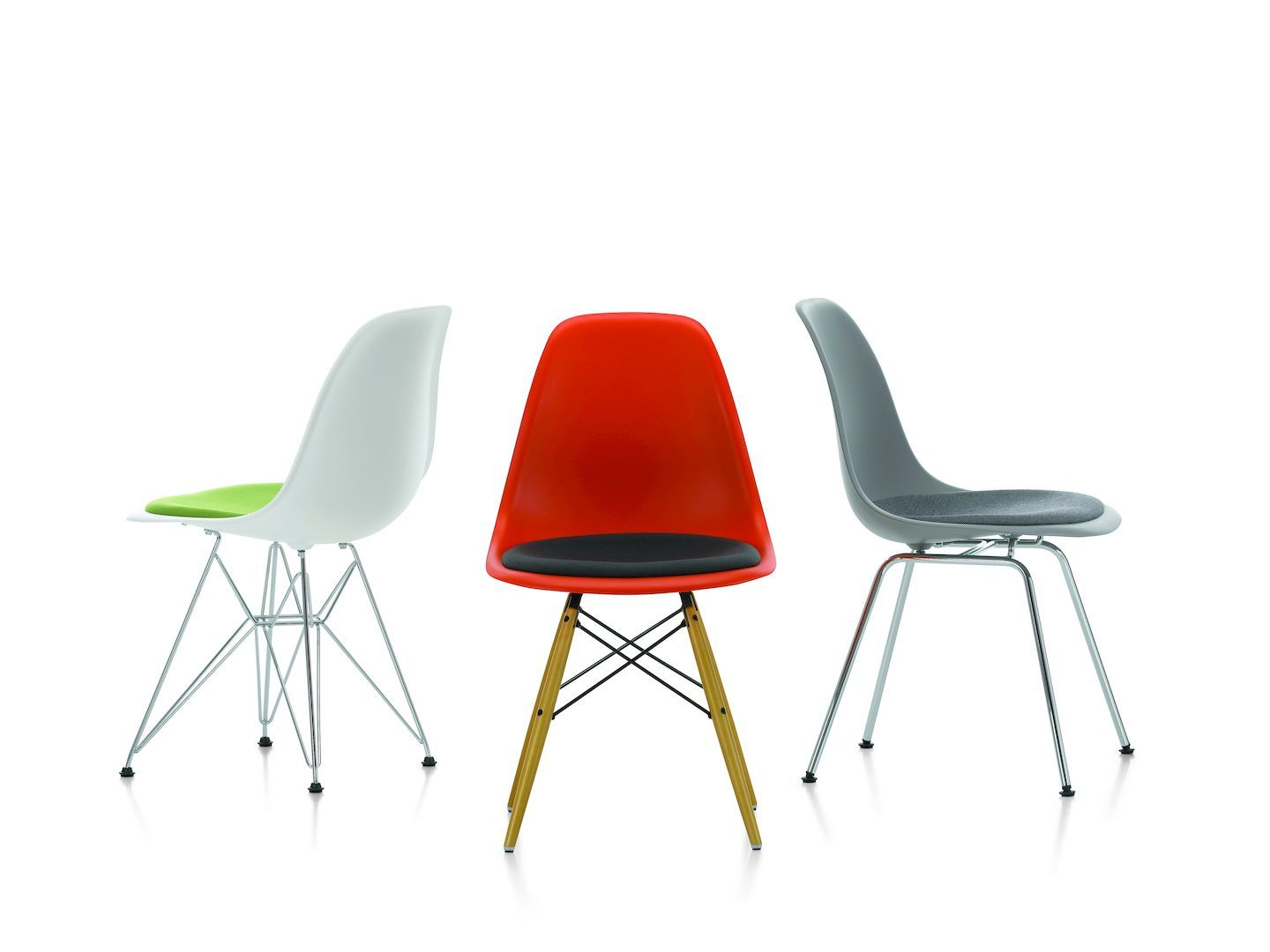 Eames Plastic Side Chair DSR Chaise Entièrement Rembourrée Vitra