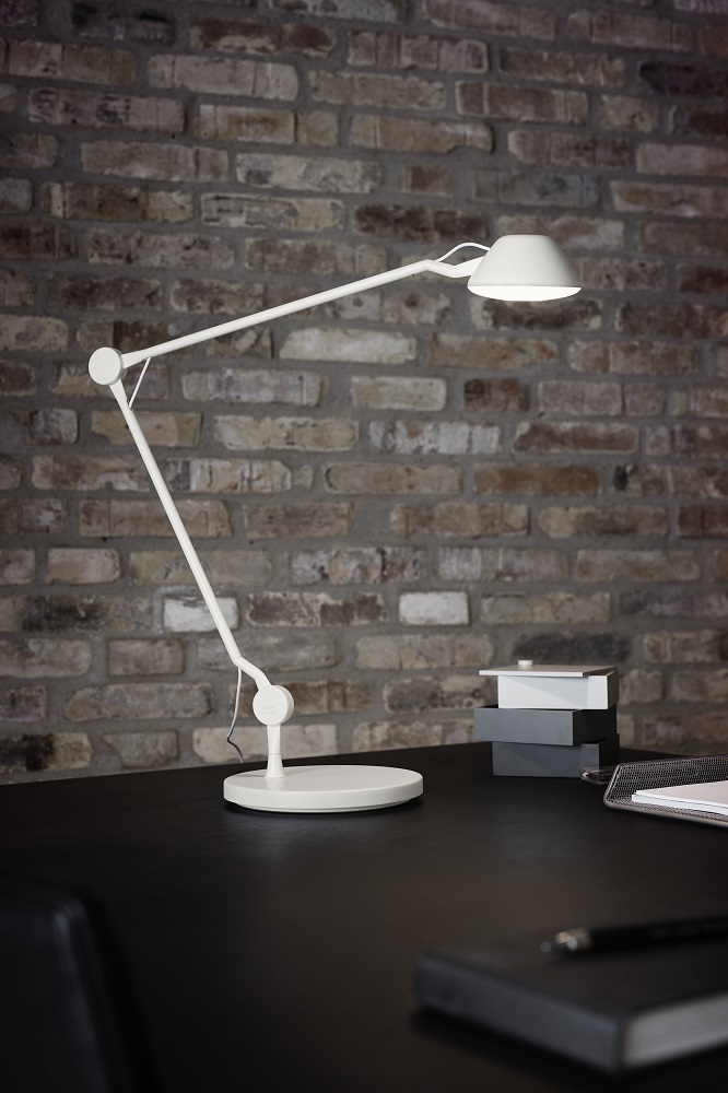 AQ01 Table lamp Lampe de table Fritz Hansen
