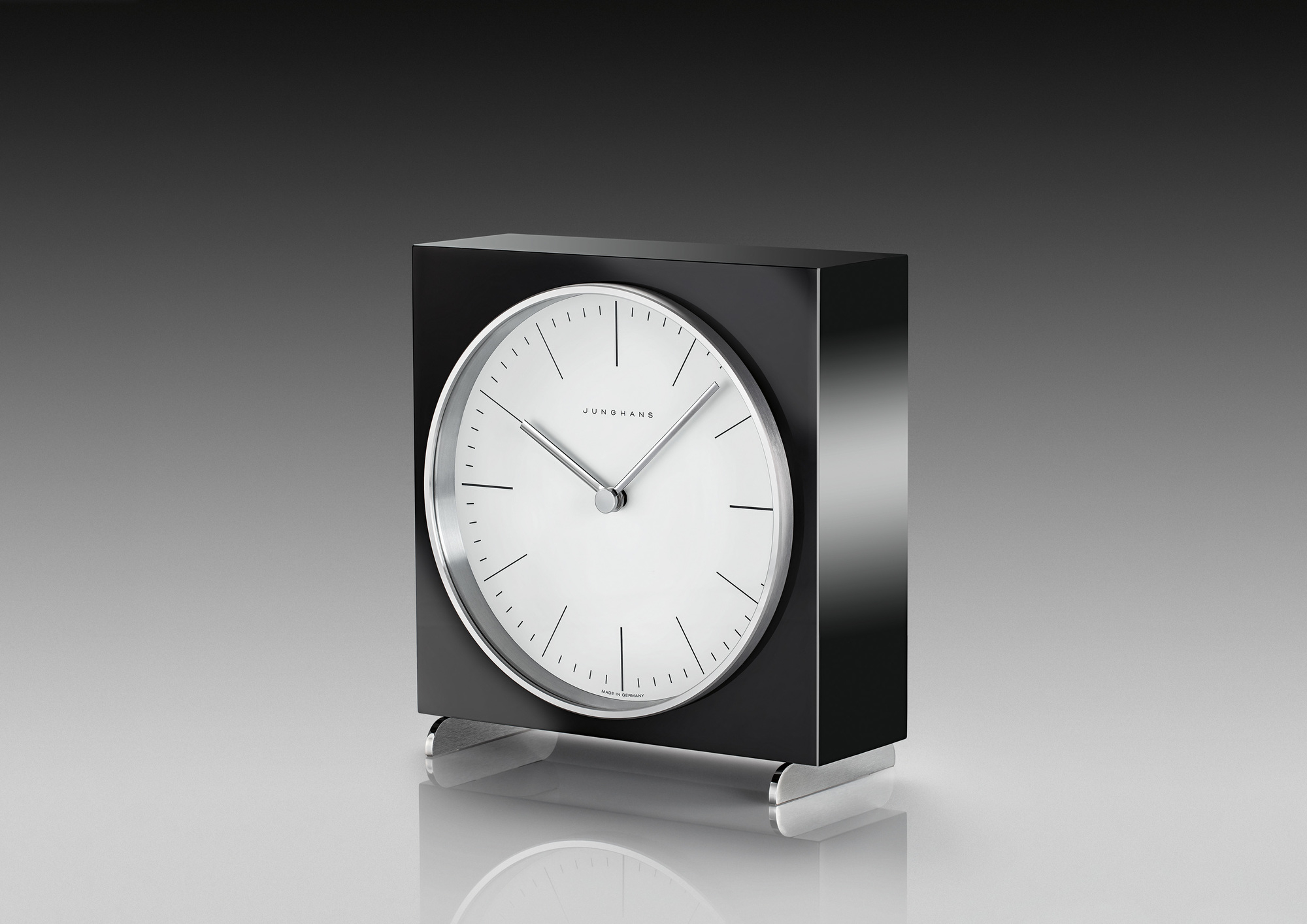 Max Bill Junghans horloge de table Klein & More OFFRE SPECIALE