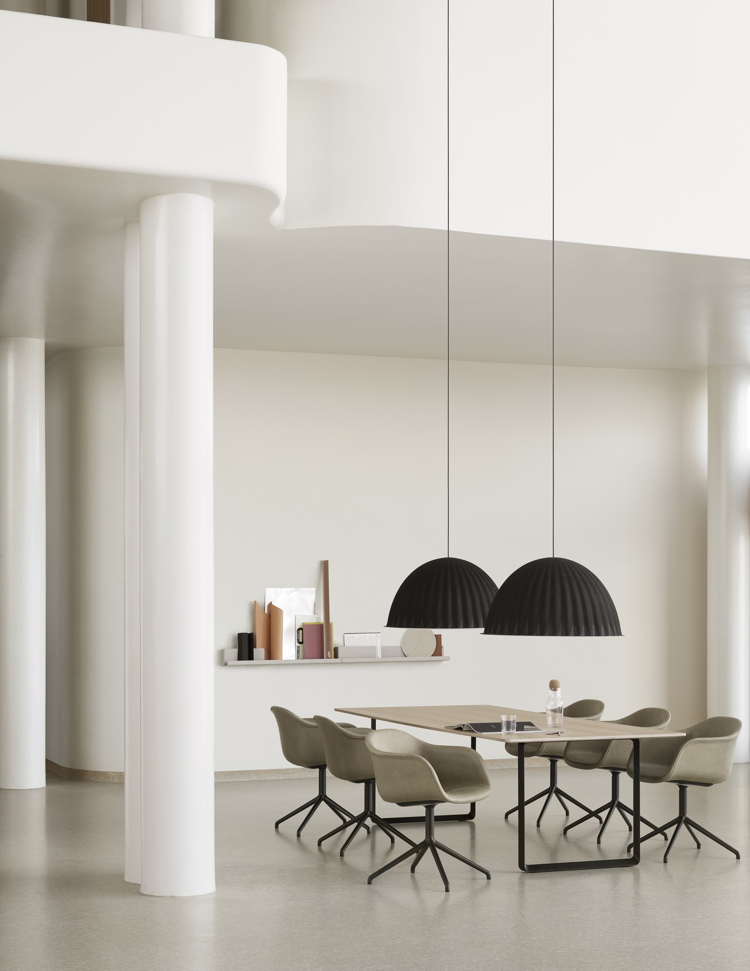 Under The Bell Pendant Lamp 82 Lampe de suspendue Muuto