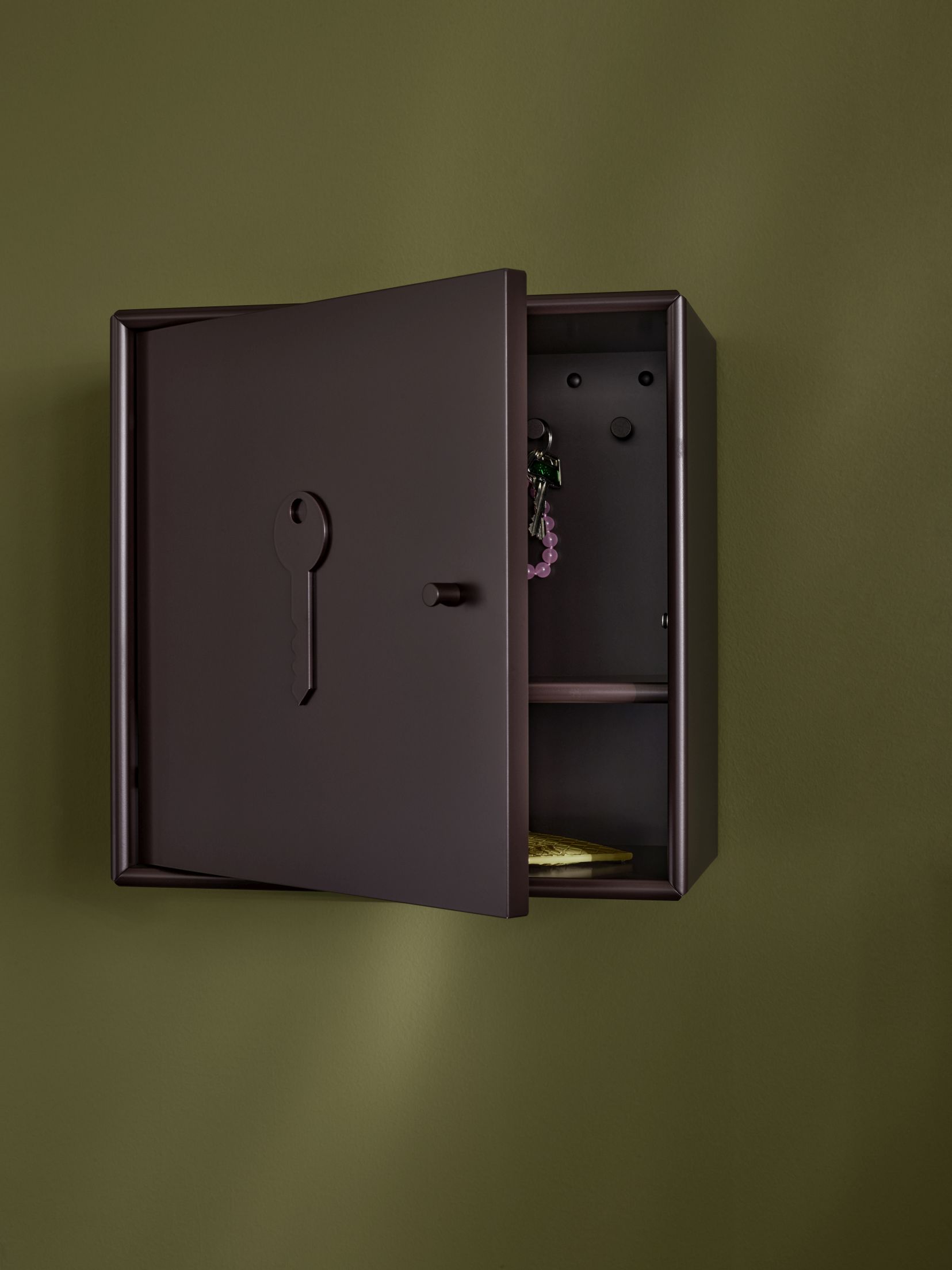 Unlock Armoire à clés Truffle Montana QUICK SHIP