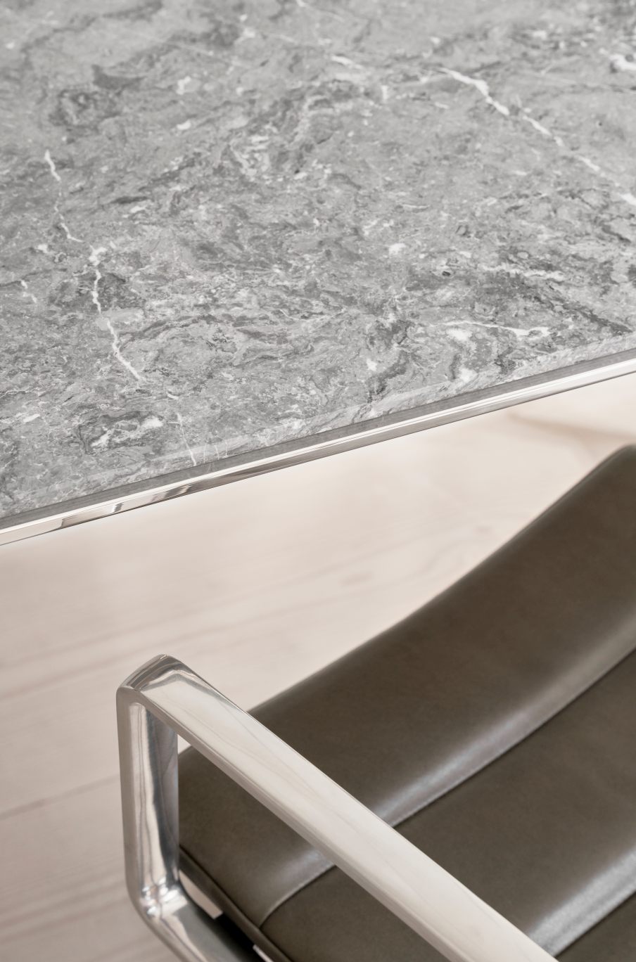 430 Studio Desk Bureau Vipp