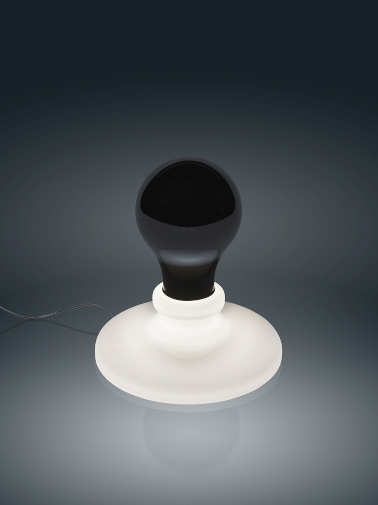 Light Bulb Tavolo LED Lampe de table Foscarini