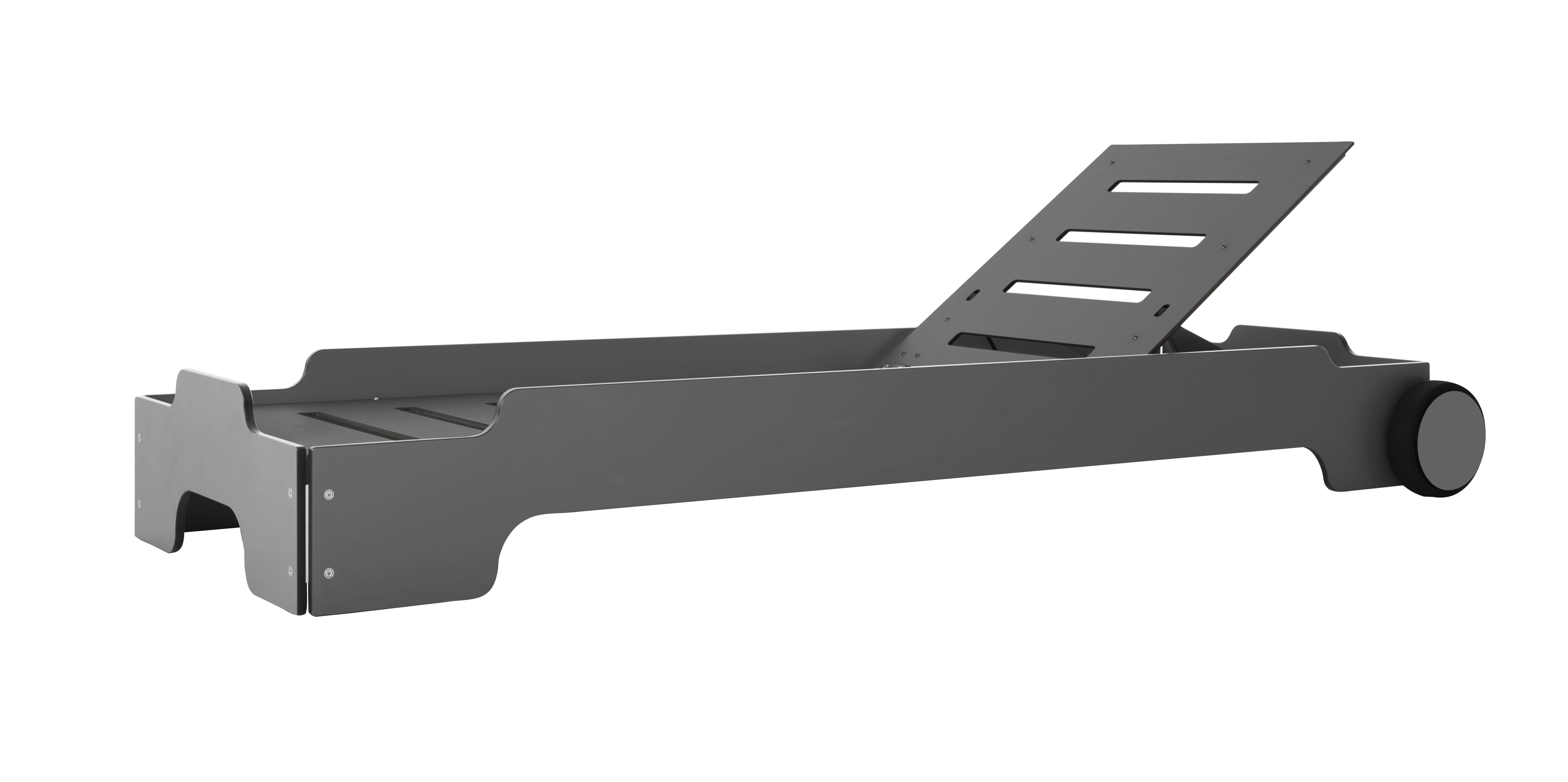 Solara Stapelliege von Müller Möbelwerkstätten für den Outdoor-Bereich mit Rädern und verstellbarer Rückenlehne.