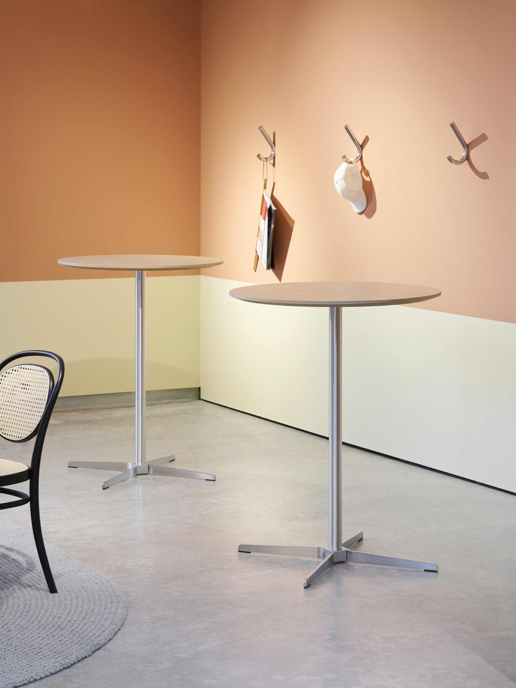 S 12 / S12 Crochet mural Thonet