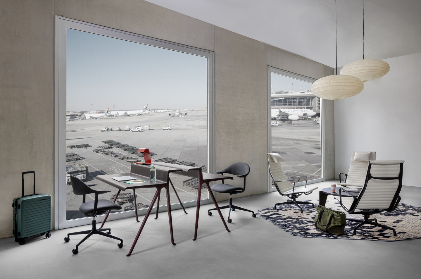 Aluminium Chair EA124 / EA 124 Fauteuil Vitra