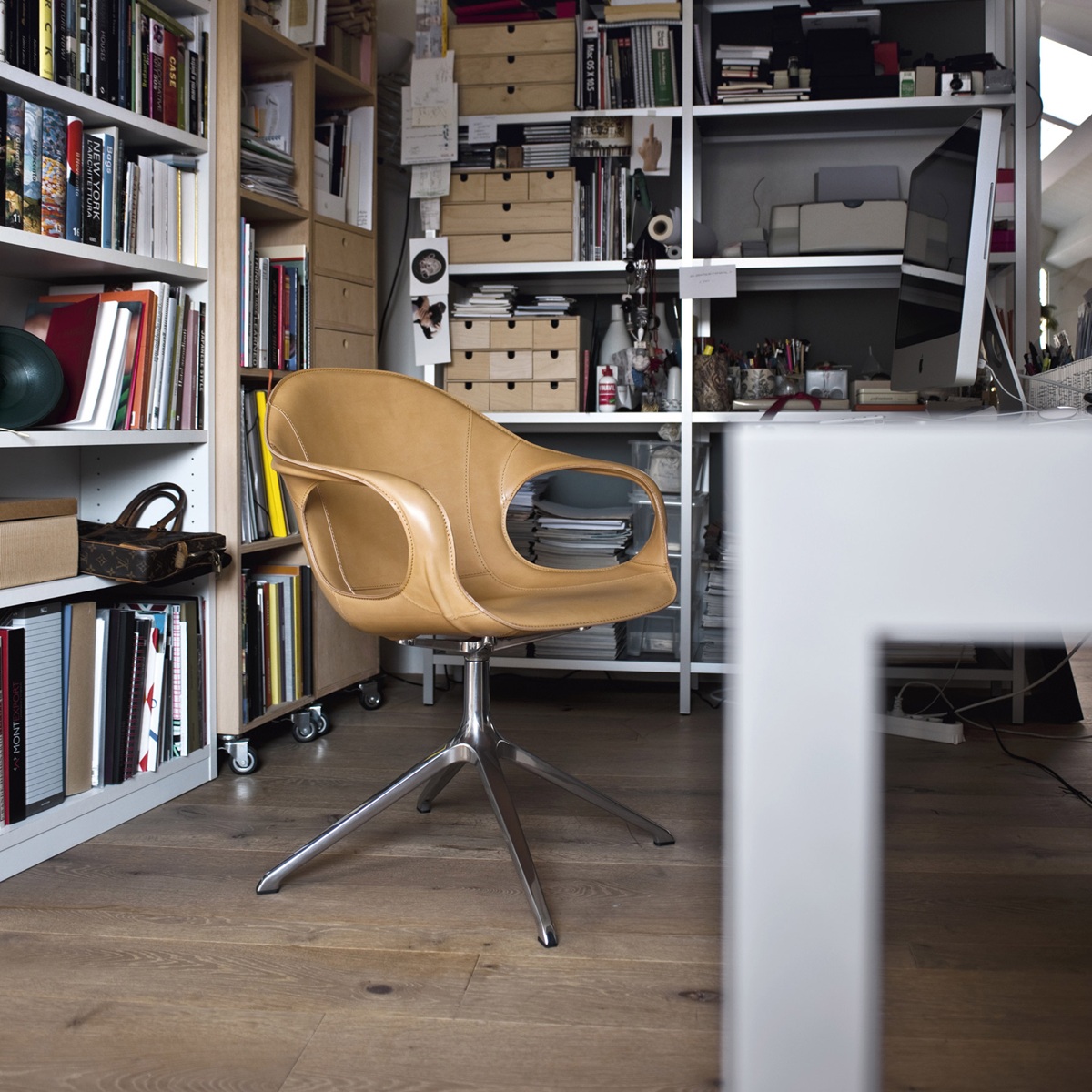 Elephant Chair chaise pivotante Kristalia