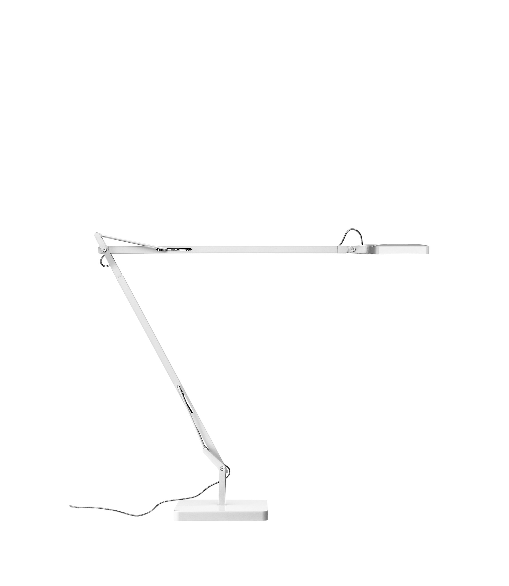 Weiße Kelvin LED Tischleuchte von Flos mit verstellbarem Arm und quadratischem Fuß.