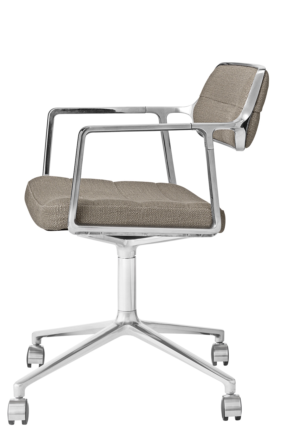 Vipp 453 / Vipp453 chaise pivotante Swivel Chair Vipp Dark sand textile / cadre en aluminium poli avec roulettes