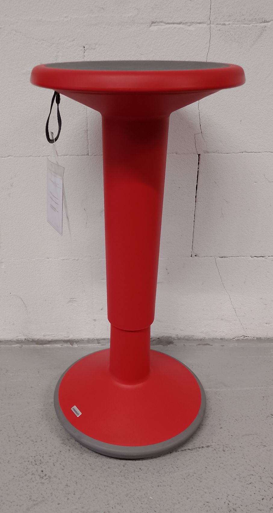 UPis1 110U Stand-Up Tabouret debout Interstuhl MEUBLE D'EXPOSITION / MEUBLES D'OCCASION