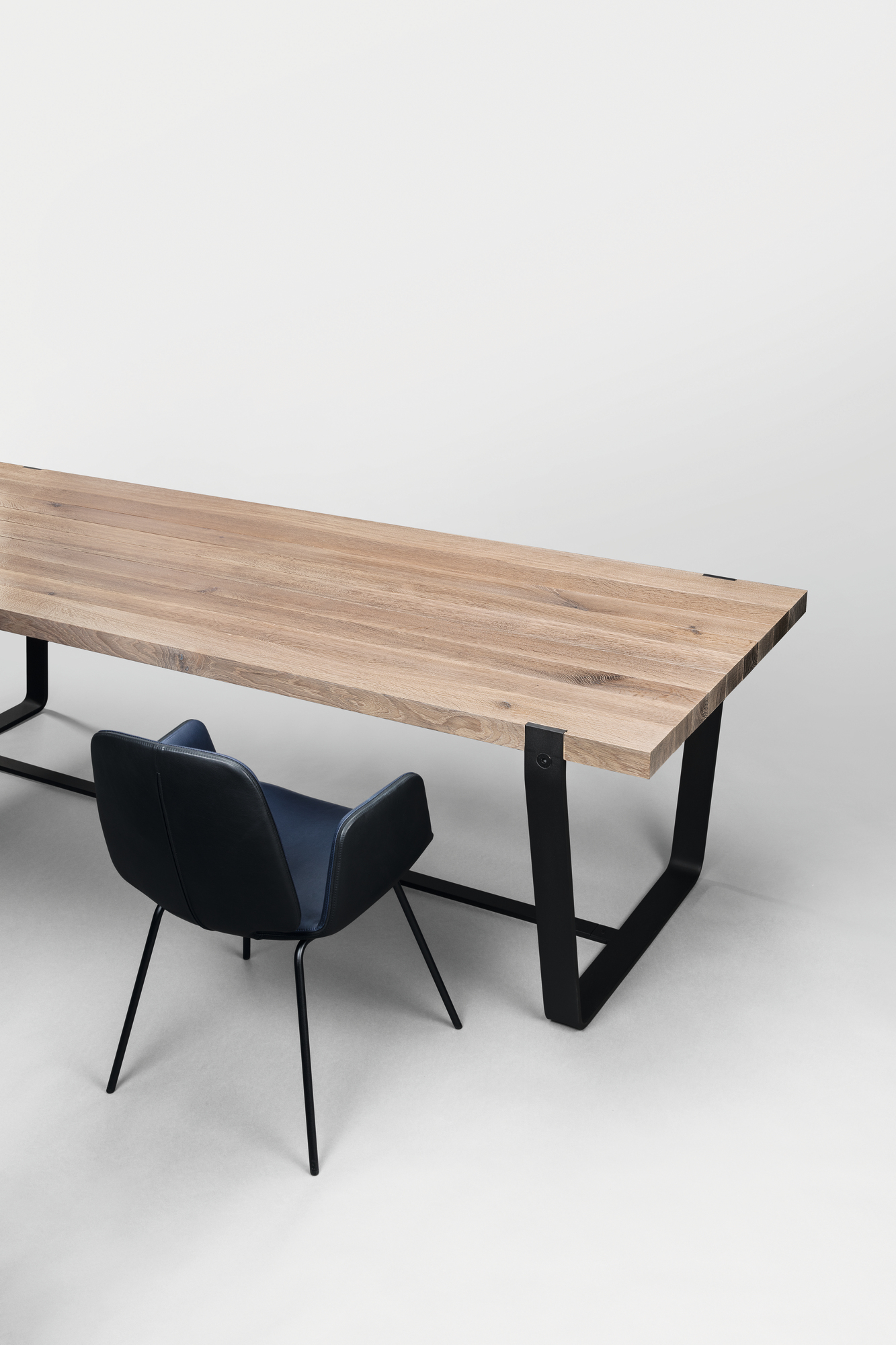 BB 11 Clamp table chêne Janua