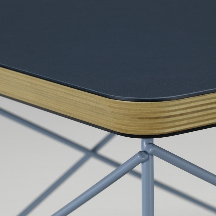 Occasional Table LTR Table d'appoint Linoléum Smoke blue Vitra 