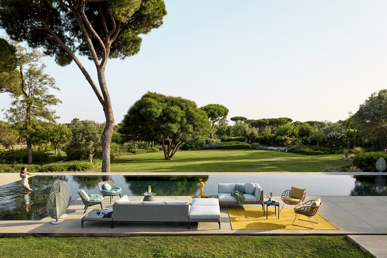 Mbrace Alu Club Outdoor Chair Dedon