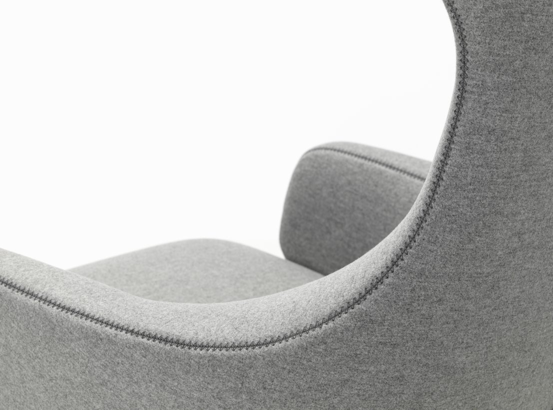 Grand Repos Fauteuil + Ottoman Vitra Poli Cosy Galet