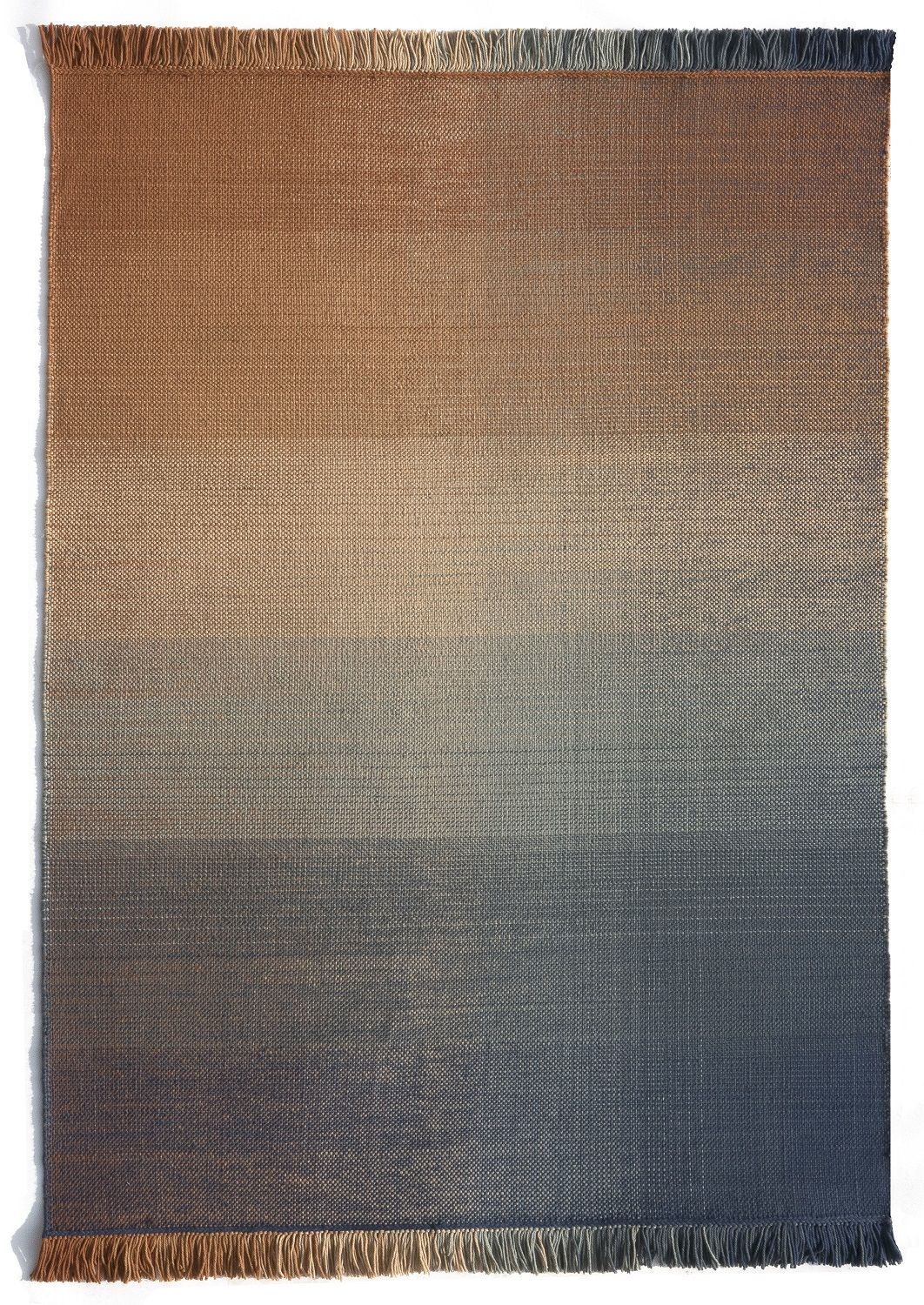 Nanimarquina Shade Teppich: Outdoor Teppich 170x240 cm mit Farbverlauf von Braun zu Blau.