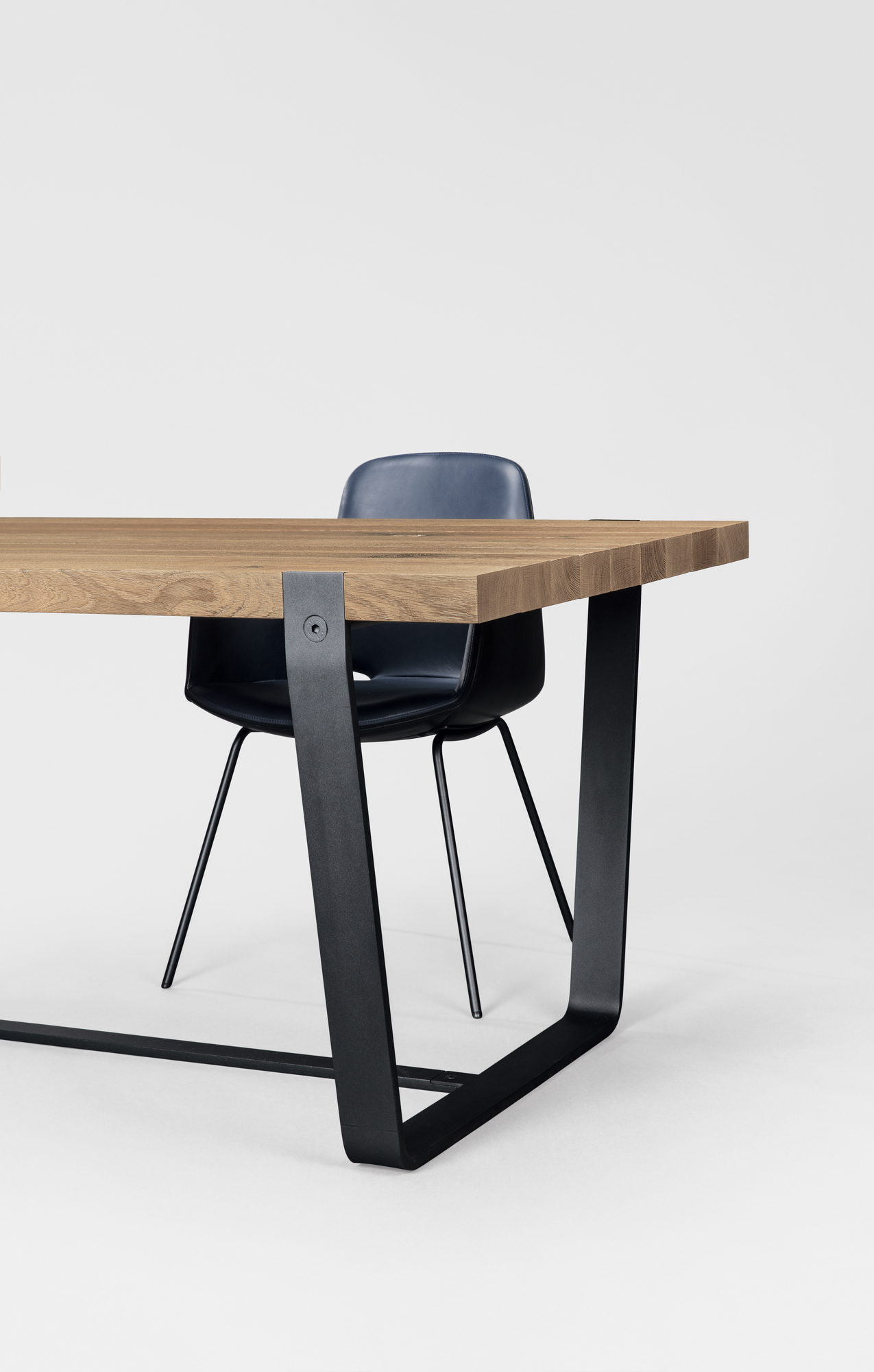 BB 11 Clamp table chêne Janua