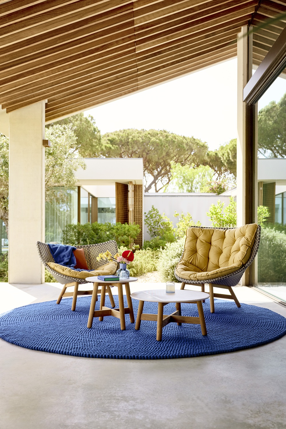 Mbrace Outdoor Club Chair Chaise Dedon