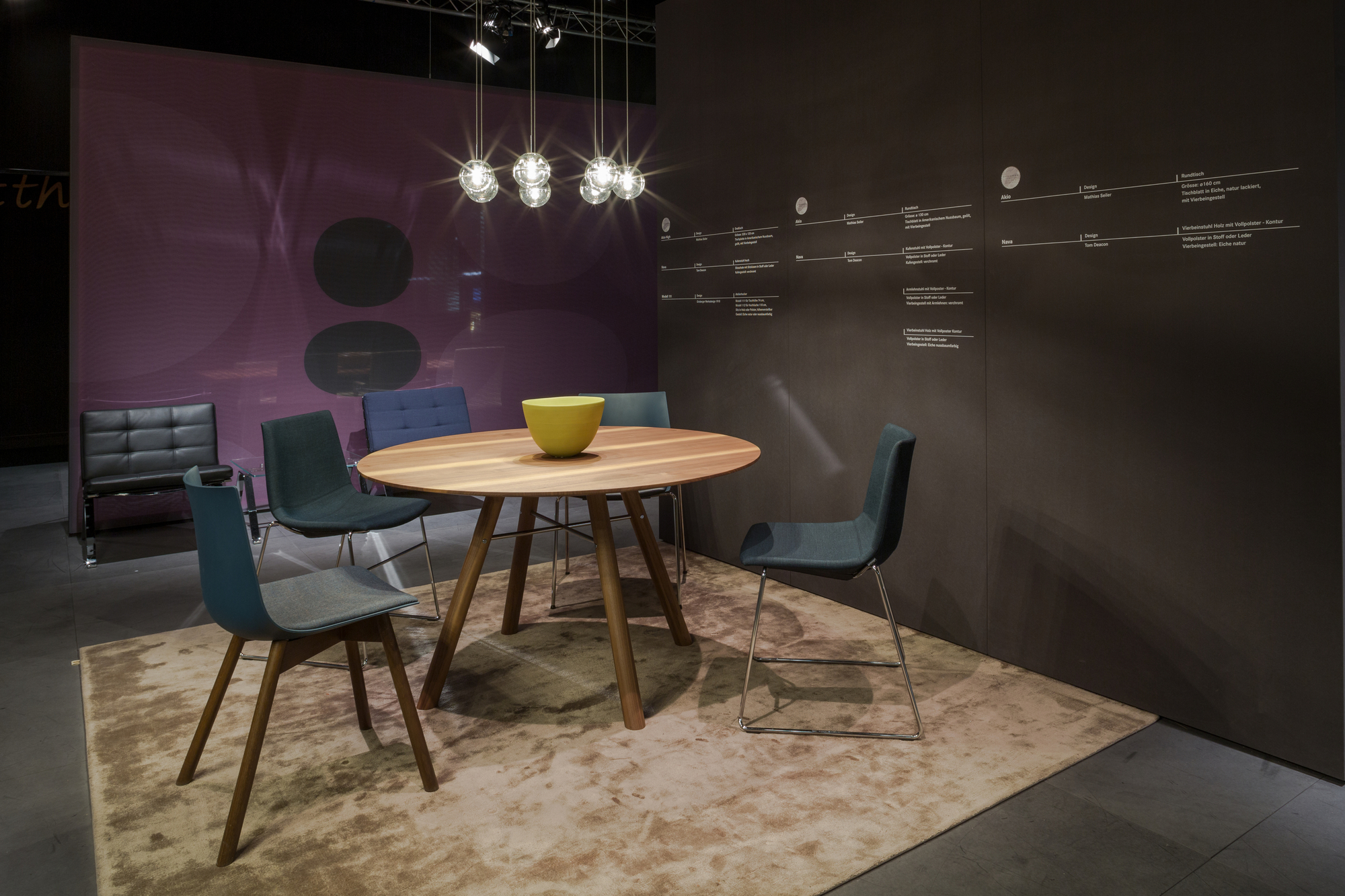 Akio Table ronde Girsberger