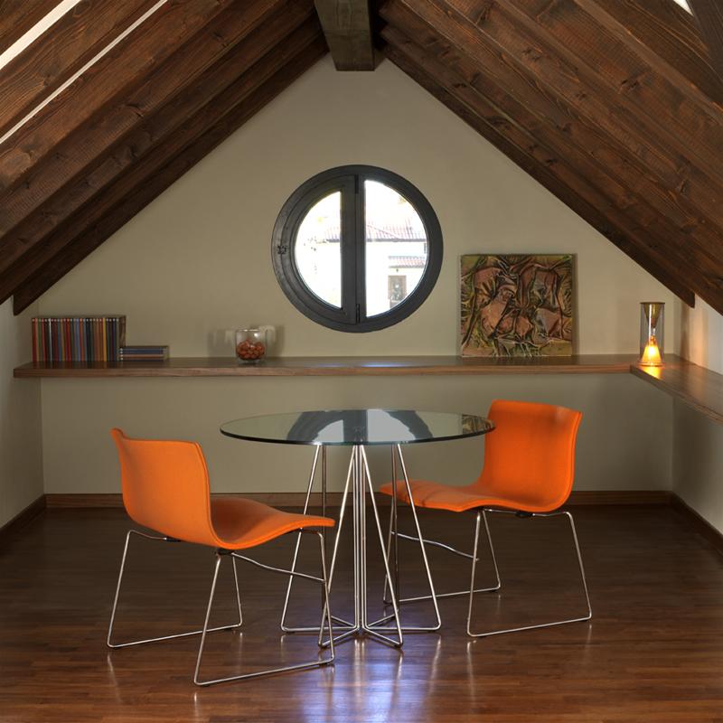 Paperclip table Knoll International