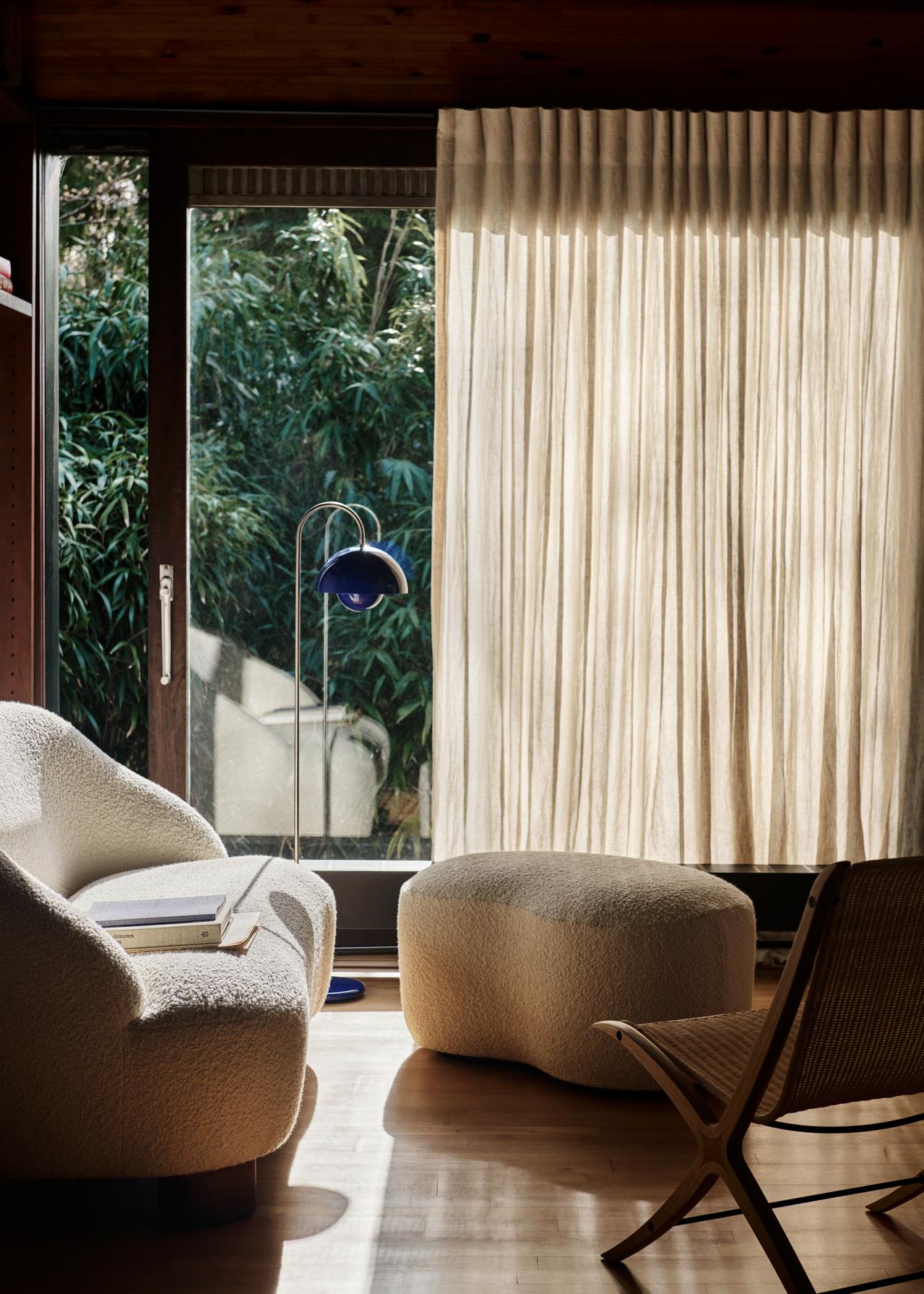 Flowerpot VP12 Floor lamp Lampadaire AndTradition