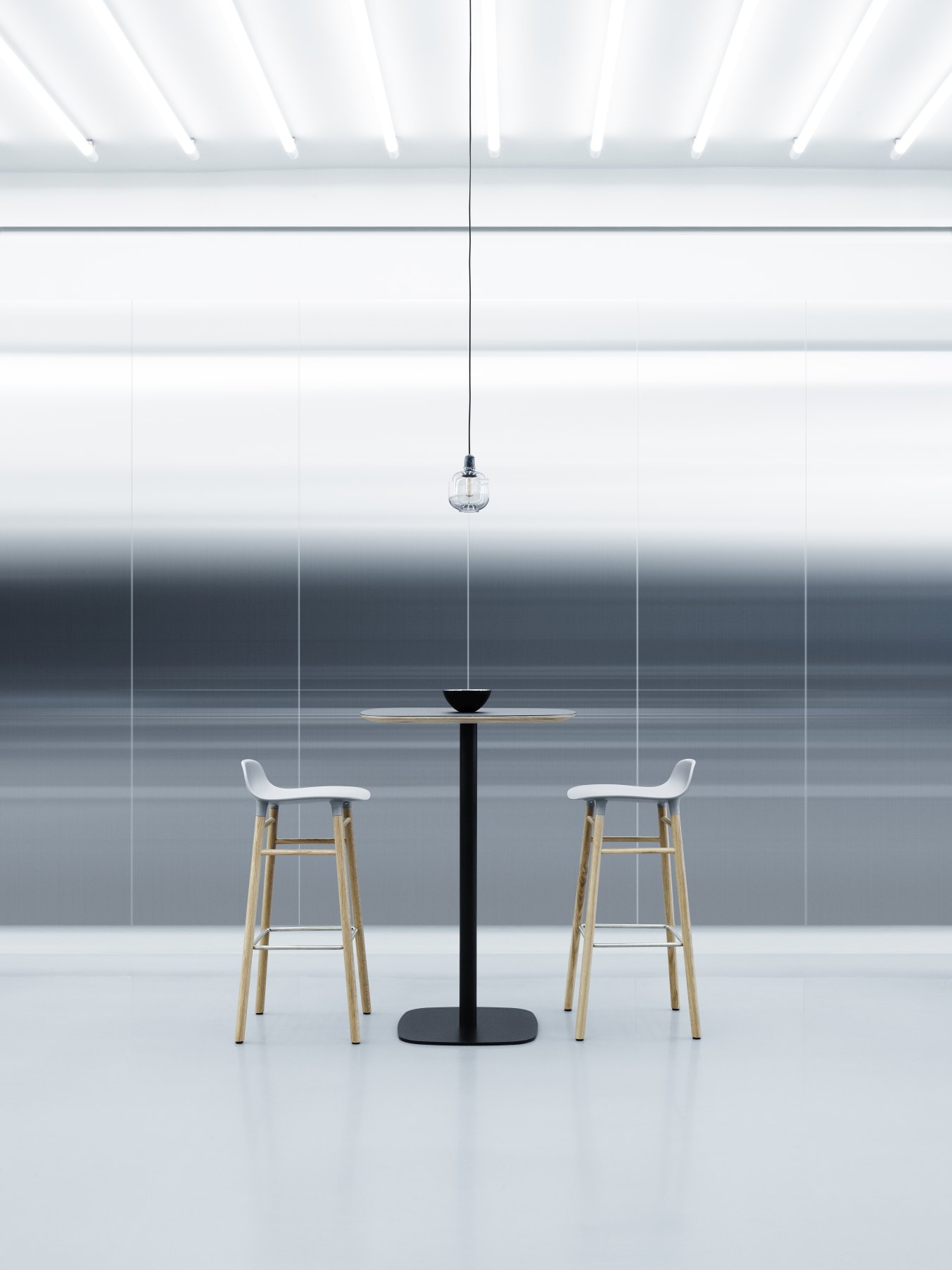 Form Barstool tabouret de bar H 65 cm Bois Normann Copenhagen