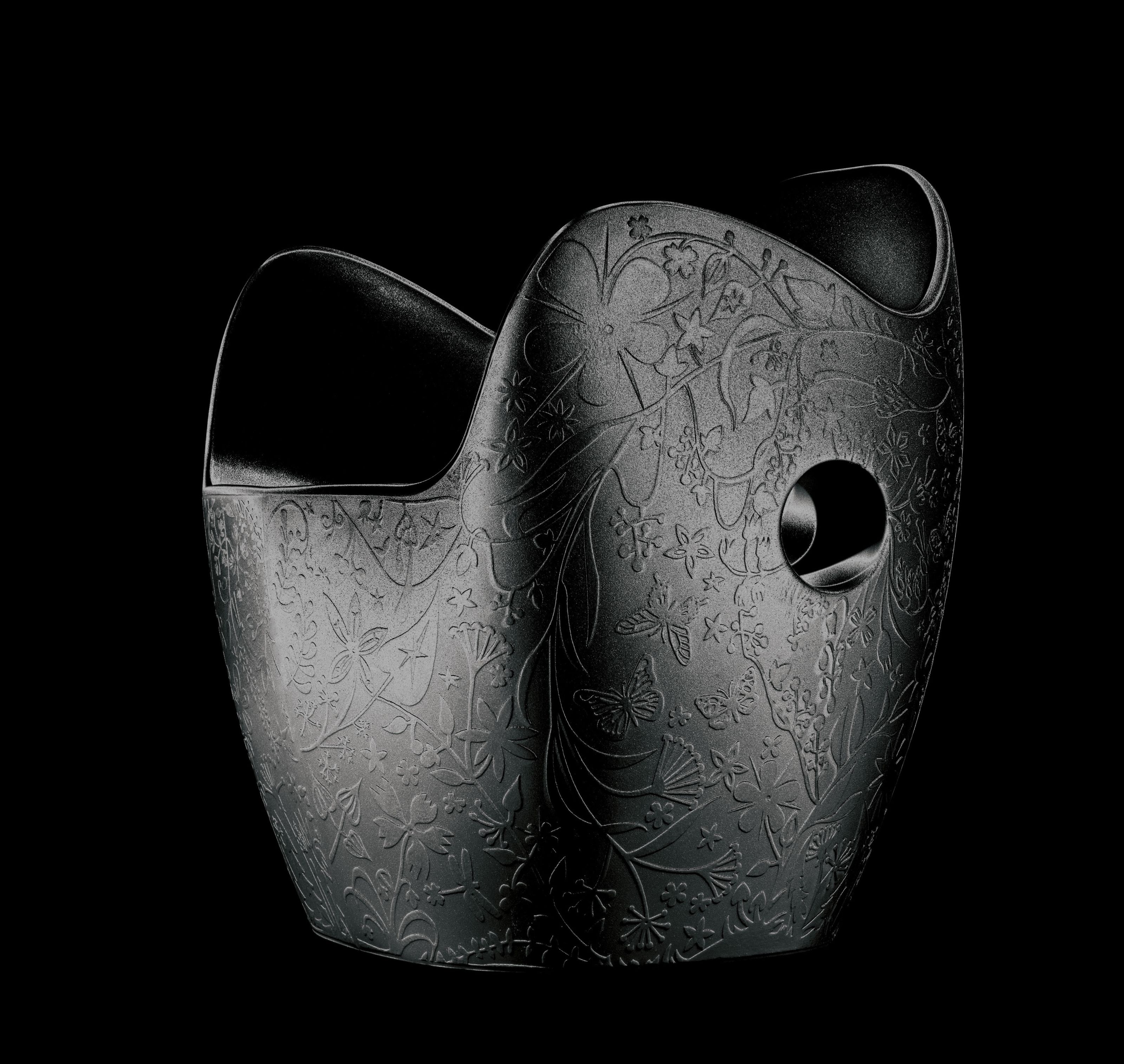 Schwarzer O-Nest Sessel von Moroso mit floralem Efeu-Muster, modernes Designmöbel für Wohnzimmer und Lounge.