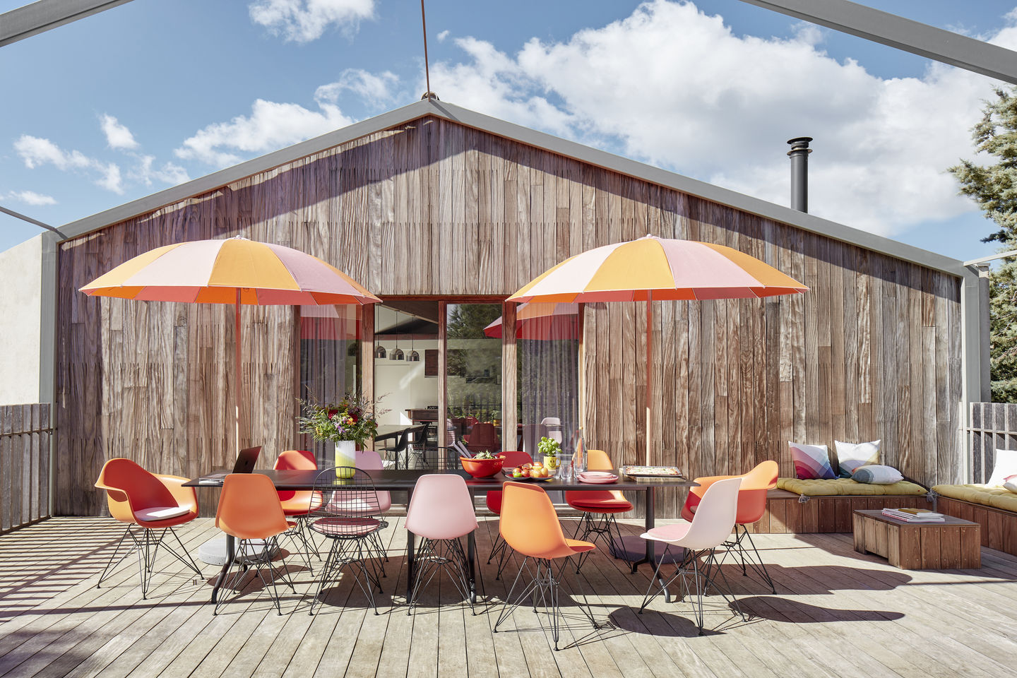 Eames Plastic Arm Chair DAR chaise avec coussin d'assise Vitra