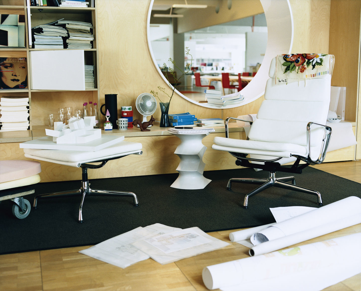 Soft Pad Chair EA223 / EA 223 Tabouret Vitra