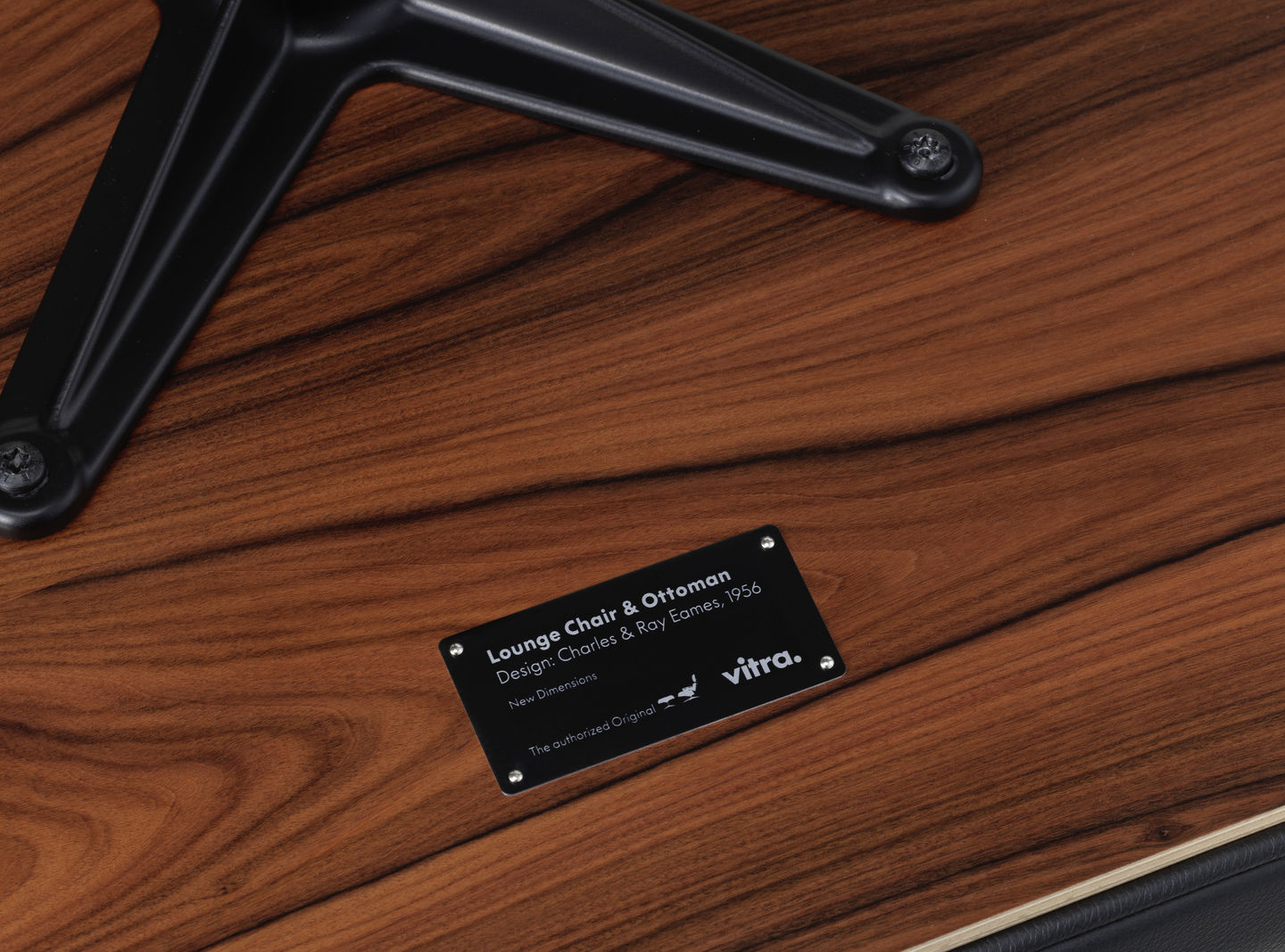 Eames Lounge Chair & Ottoman fauteuil COMBINAISON PRÉFÉRÉE Cuir Premium Palisander Vitra  Eames Lounge Chair & Ottoman fauteuil COMBINAISON PRÉFÉRÉE Cuir Premium Palisander Vitra