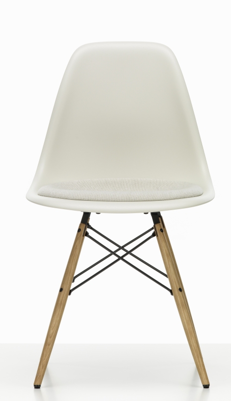 Eames Fiberglass Chair DSW chaise avec coussin d'assise Vitra