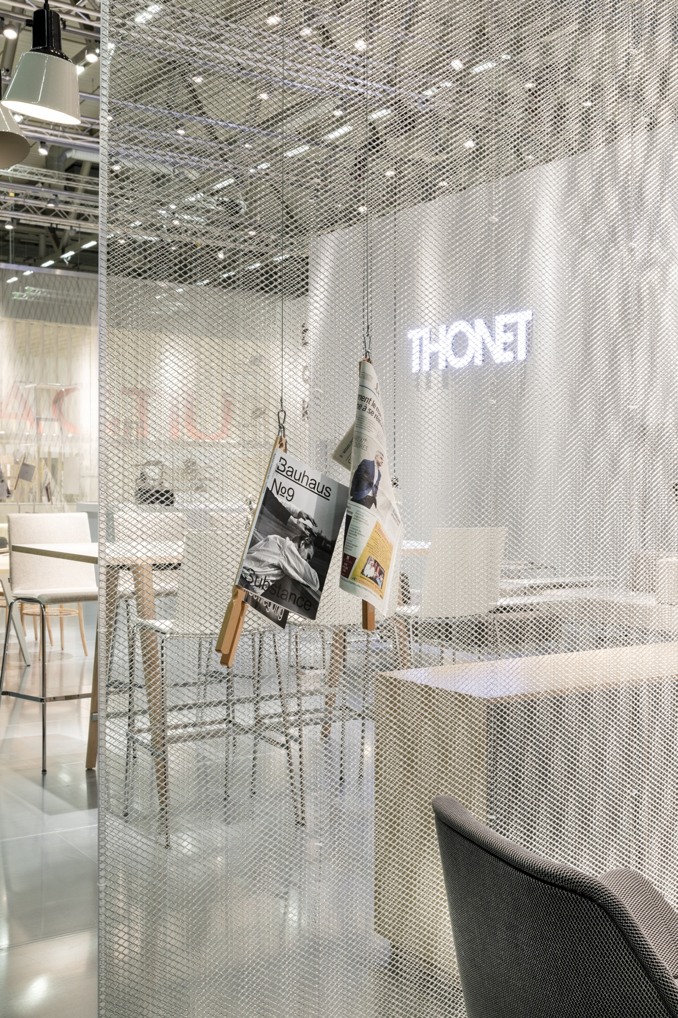 1510 Table haute Thonet