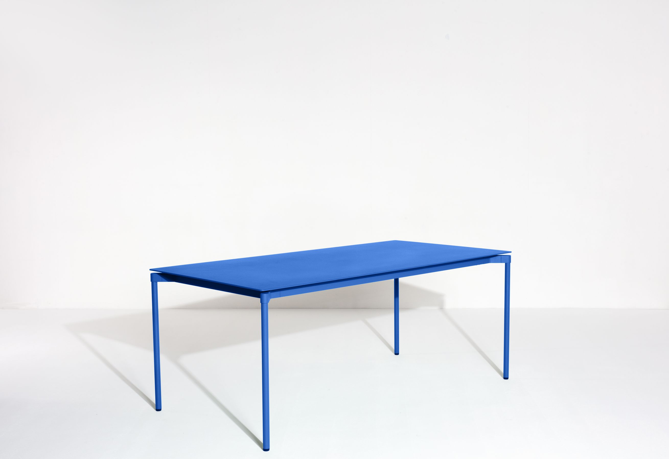 Fromme Dining Table Rectangulaire Table de salle à manger rectangulaire Petite Friture Bleu