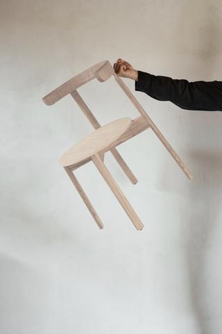Chaise Lunar chêne Form & Refine