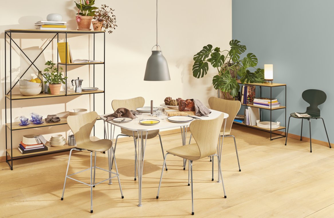 Série de tables Super Elliptique Fritz Hansen