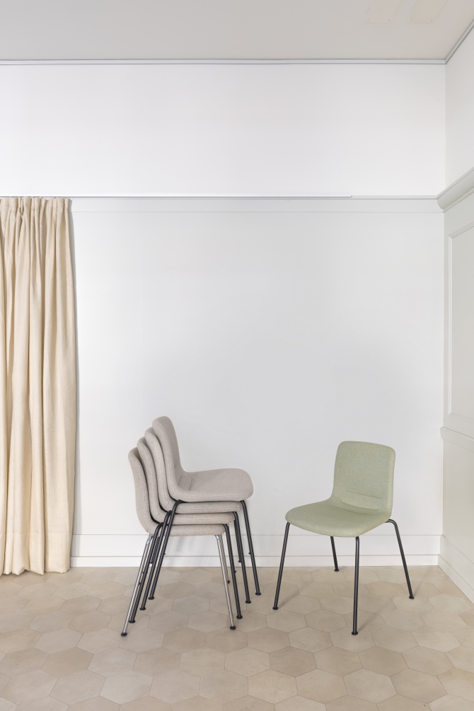 Hal Soft Tube Chaise Empilable Vitra 