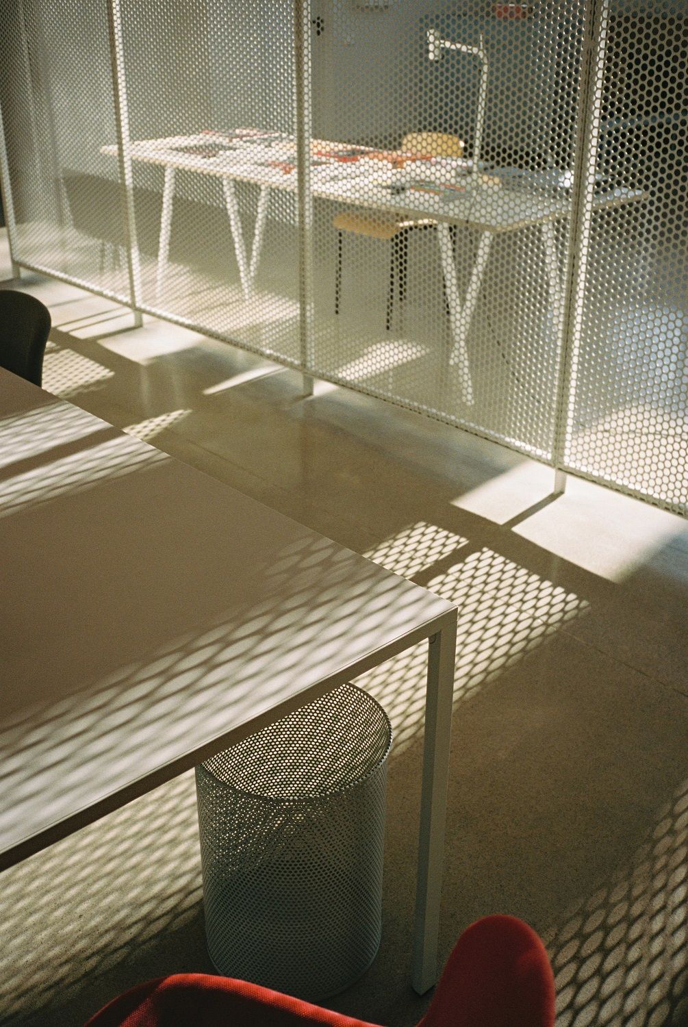 Loop Stand Table Inclusive Support Table / Table de salle à manger 160 Hay