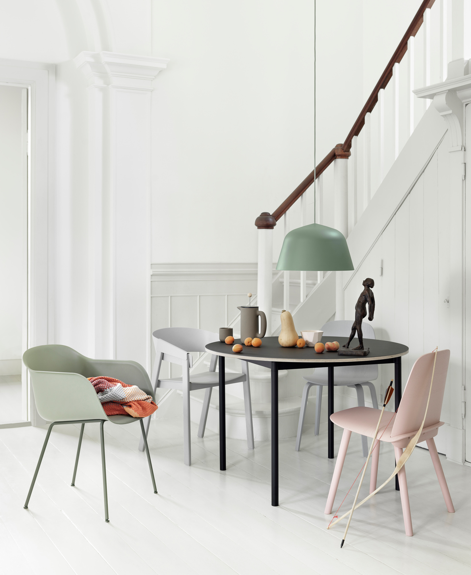 Fiber Armchair Tube Base Chaise Muuto