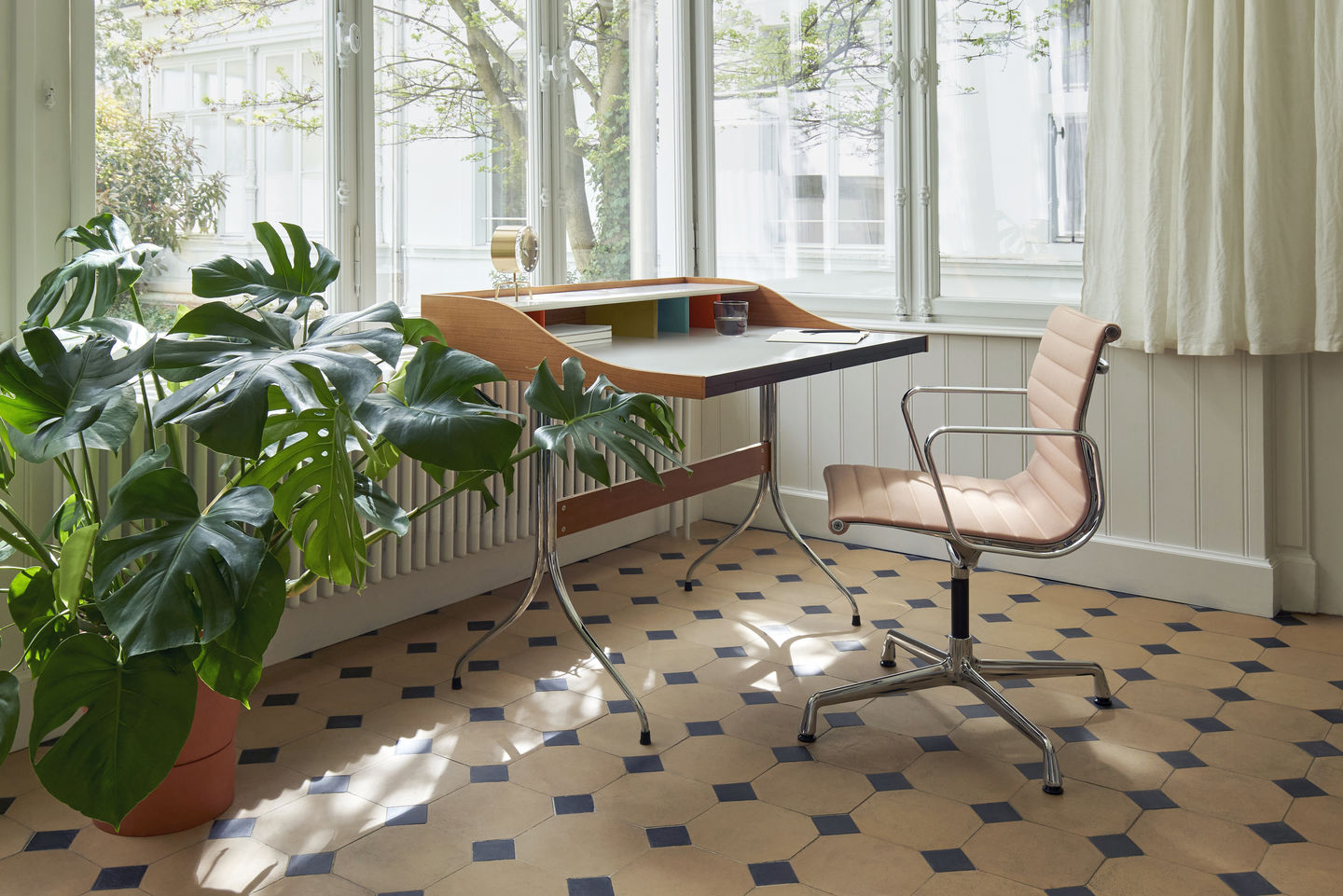 Aluminum Chair EA 104 / EA104 Chaise Vitra