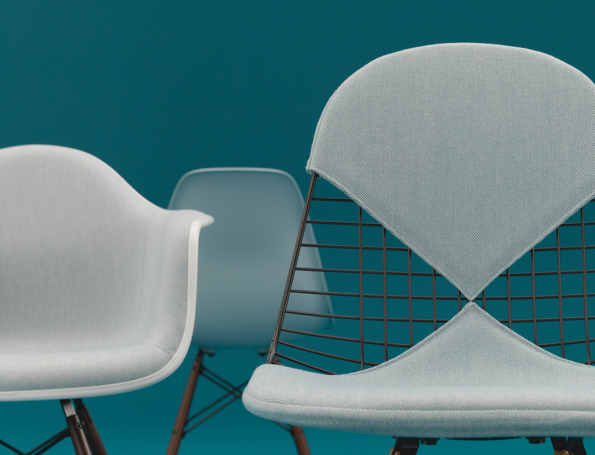 Eames Plastic Side Chair DSR Stuhl Vitra-Classic rot-Basic dark Eames Plastic Side Chair DSR Stuhl Vitra-Classic rot-Basic dark