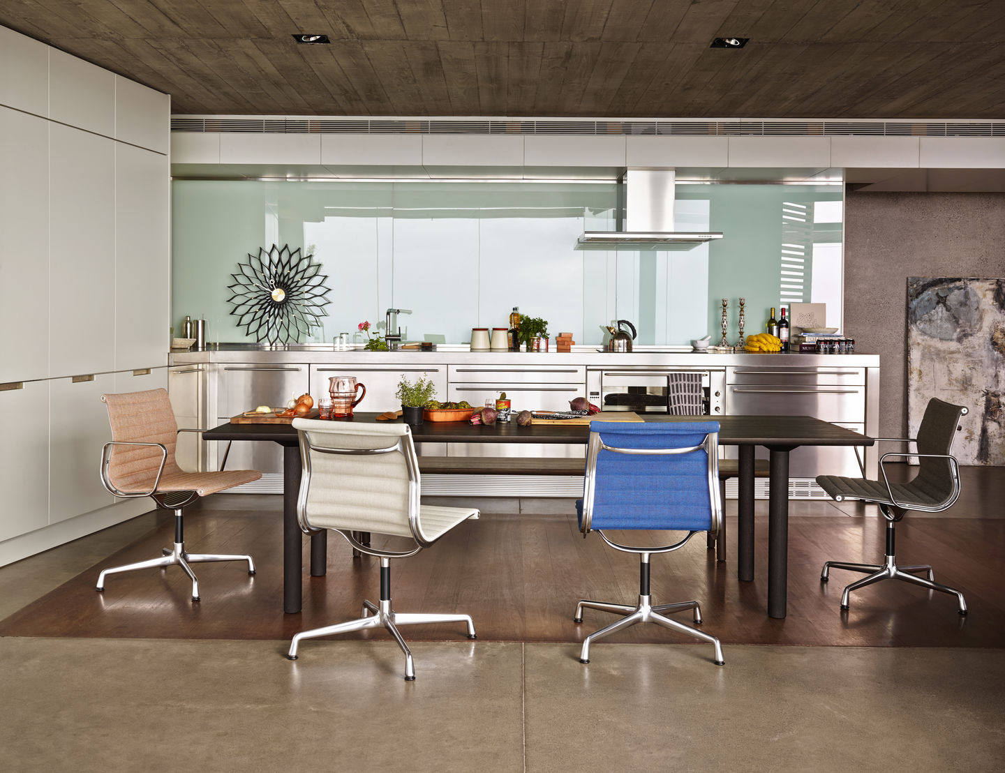 Aluminum Chair EA 104 / EA104 Chaise Vitra