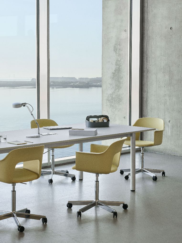 Layout Armchair 243 Fauteuil 5 pieds en étoile Hay