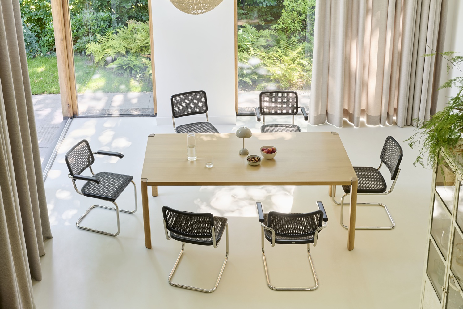 S 32 V Tube en acier Classique à bras oscillant libre CHROME / NOIR Thonet COMBINAISON PRÉFÉRÉE