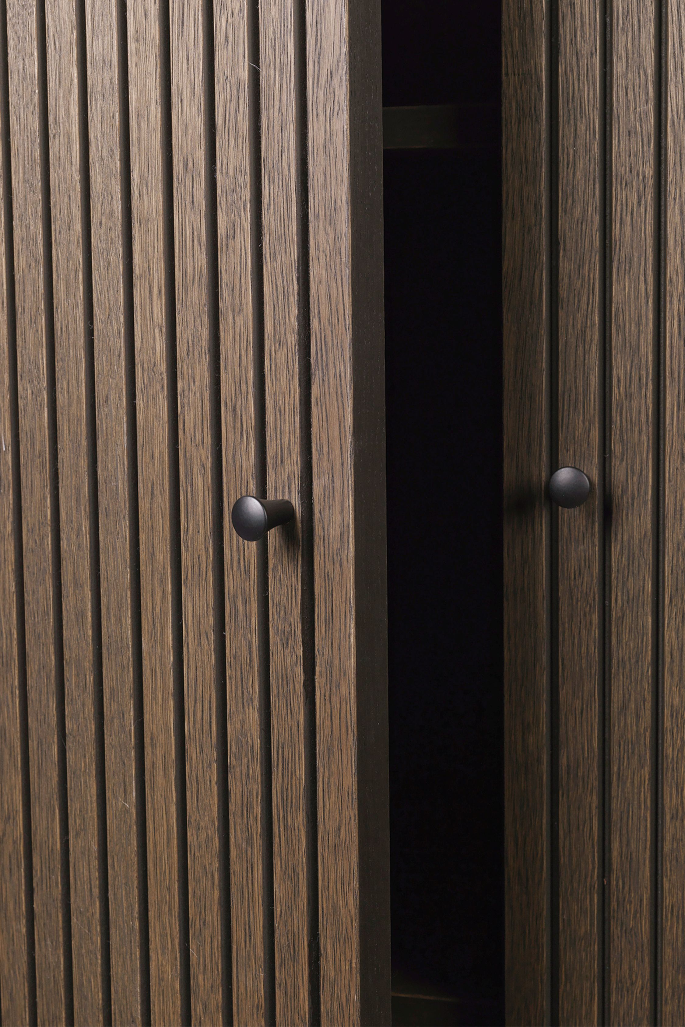 Sill Armoire basse chêne foncé teinté Ferm Living