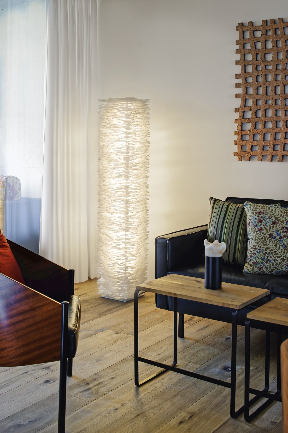 One by one lampadaire Belux