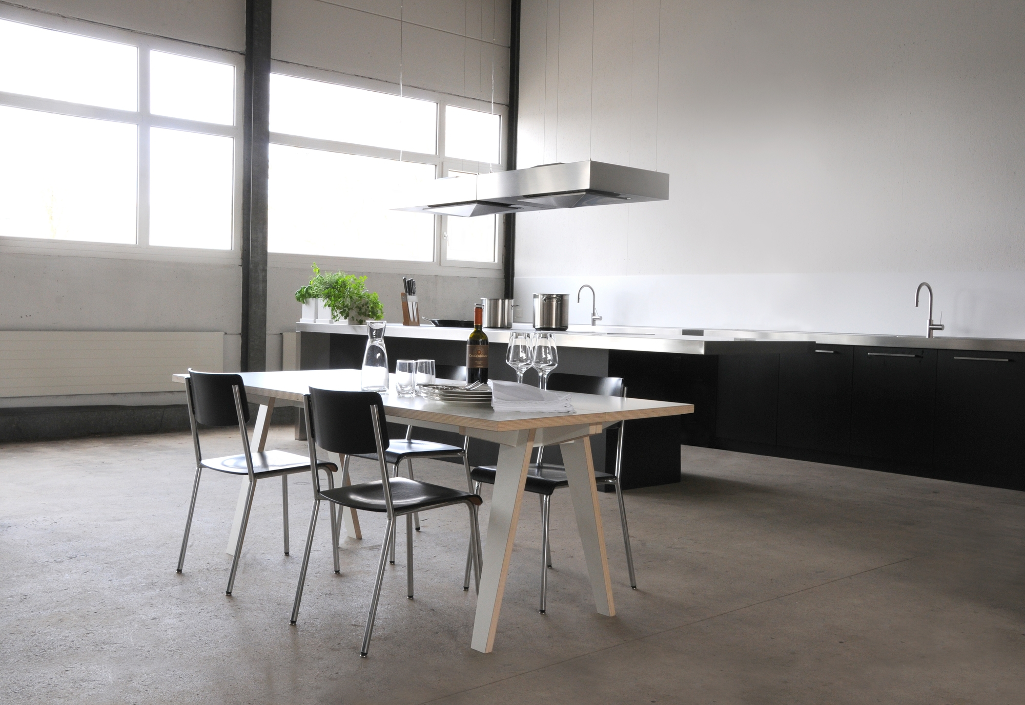 Steck table Tojo