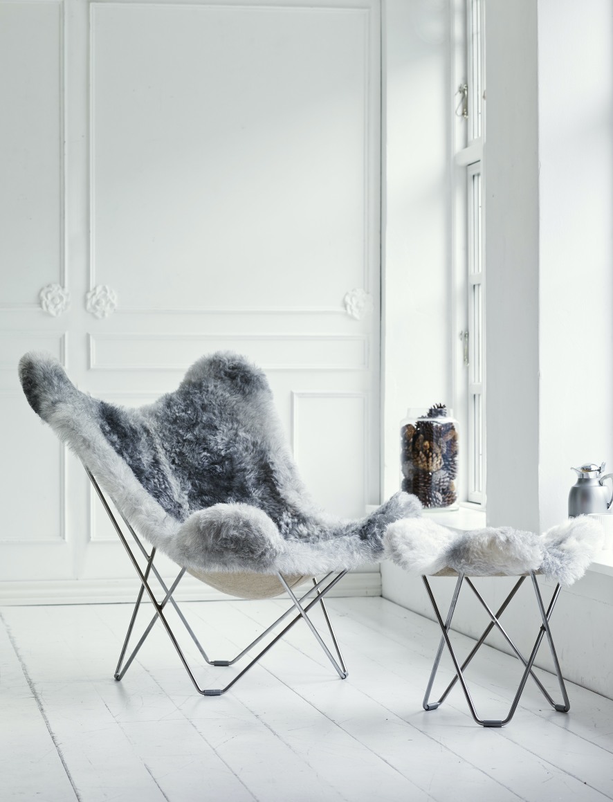 Iceland Flying Goose Tabouret en peau de mouton Cuero  