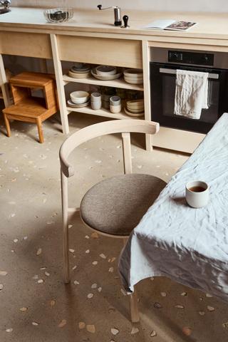 Chaise Lunar chêne avec coussin d'assise Form & Refine