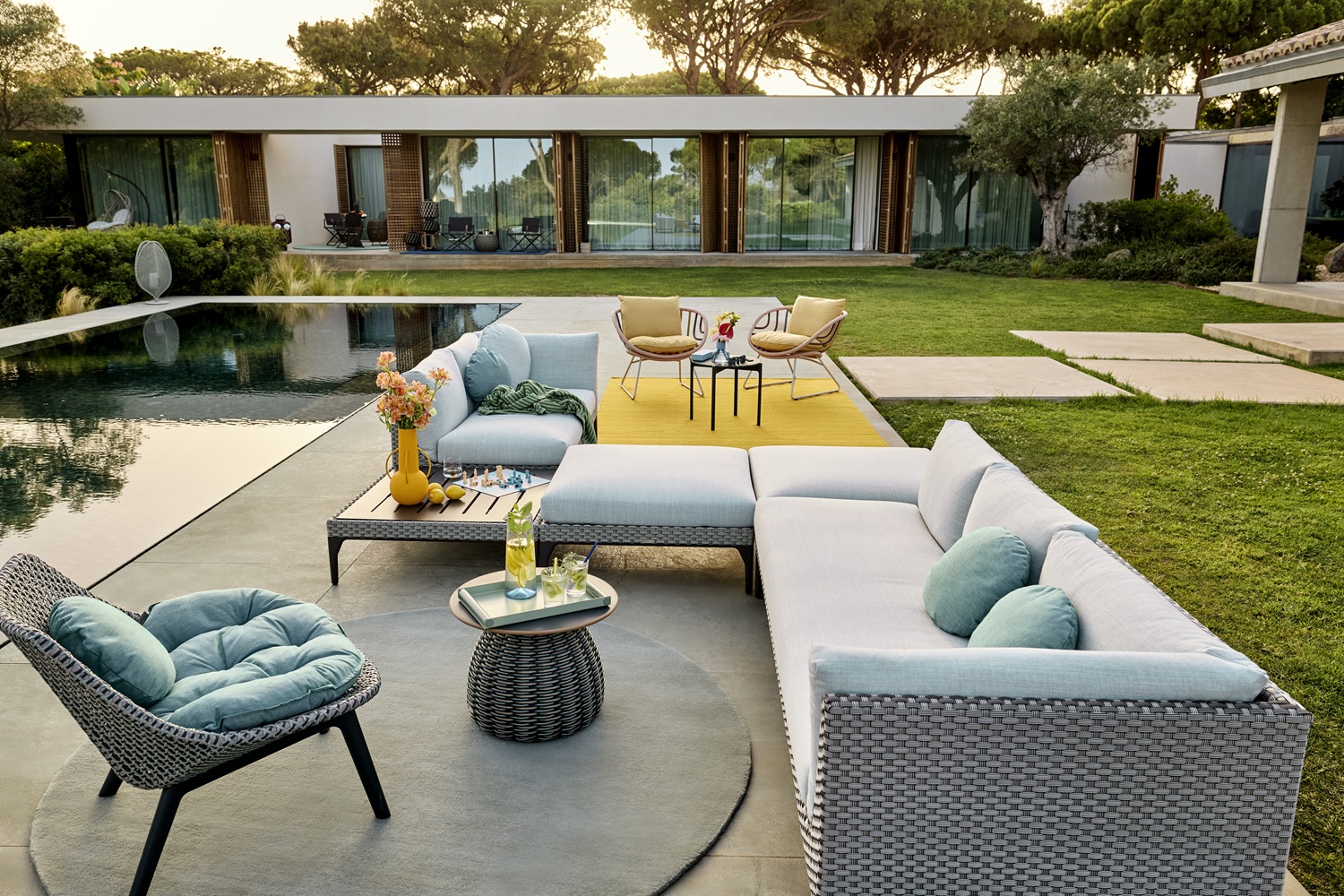 Mbrace Alu Club Outdoor Chair Dedon