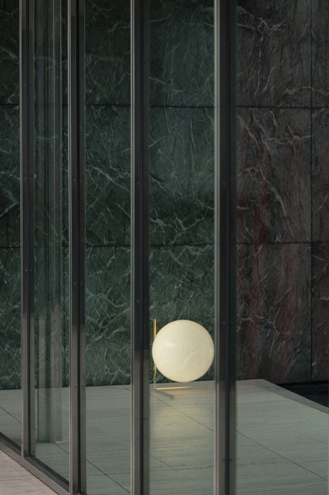 IC T3 Table lamp Lampe de table laiton Flos