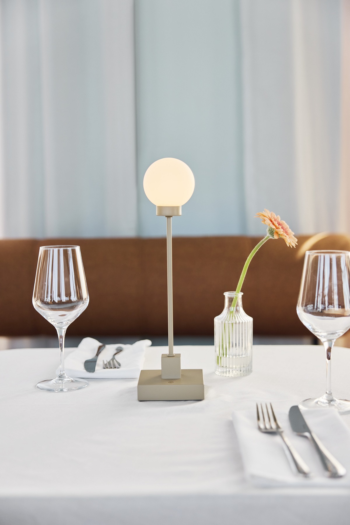 Snowball Portable Table lamp lampe de table / lampe à batterie Northern Snowball Portable Table lamp lampe de table / lampe à batterie Northern